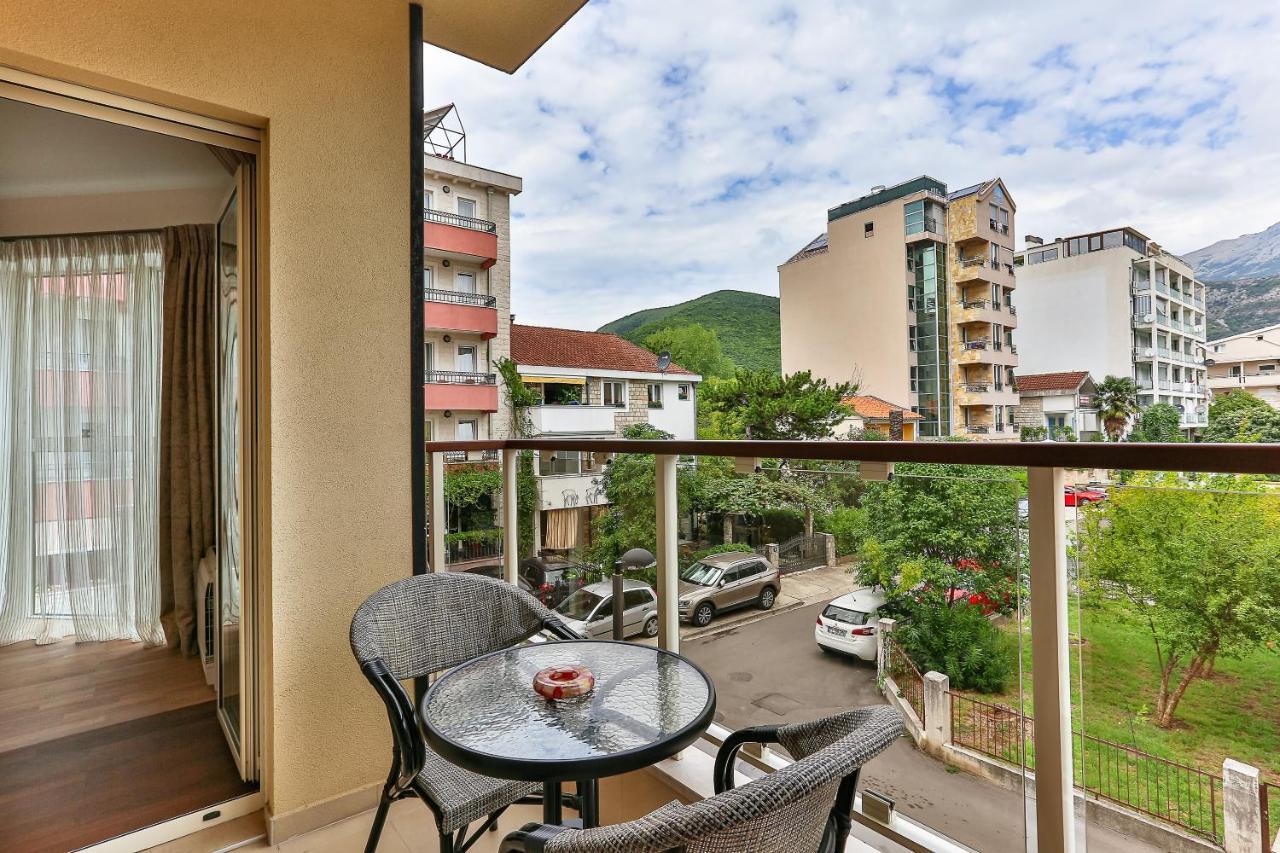 Montesun Boka Apartments Budva Luaran gambar